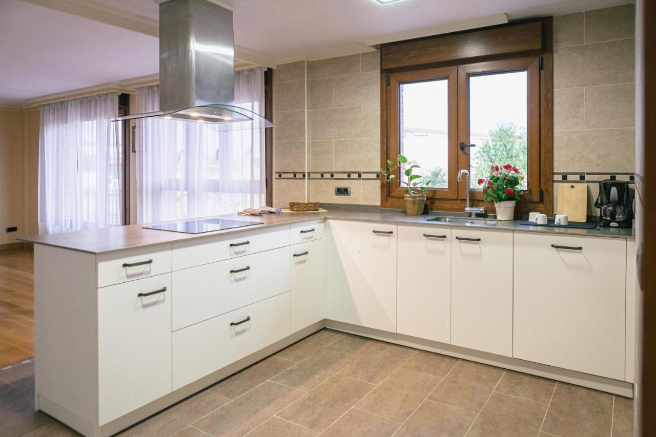 Ferienwohnung Alojamiento Urabain Allo Exterior foto