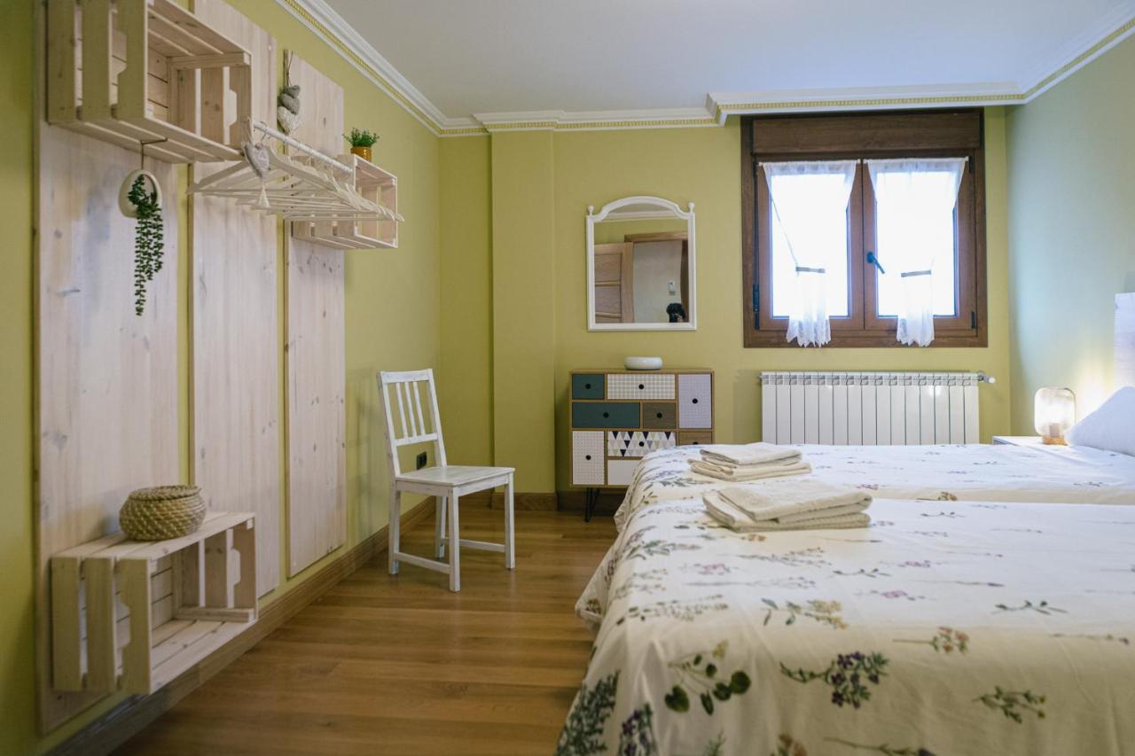 Ferienwohnung Alojamiento Urabain Allo Exterior foto